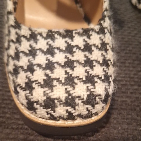 Steve Madden Black & White Houndstooth Double Strap Chunky Block Platform Heels - Picture 7 of 11